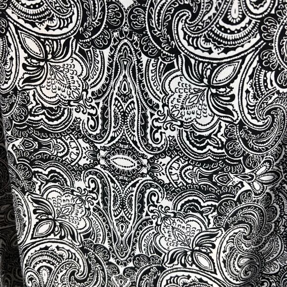Express split back tank top black white blouse size medium - Picture 9 of 16